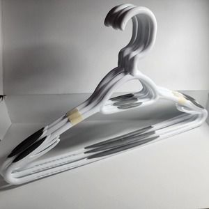 Mainstays Non-Slip Clothing Hangers, 5 Pack, Swivel Neck, White & Gray, Durable